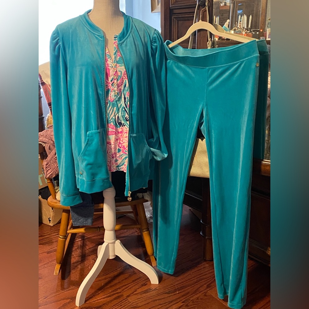 PRICE DROP Lilly Pulitzer Maldives Green Velour Pants/Leggings, size L, NWT